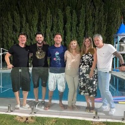 Đội tuyển Argentina: Lionel Messi dần hồi phục chấn thương, đi máy bay riêng về quê nhà thăm mẹ