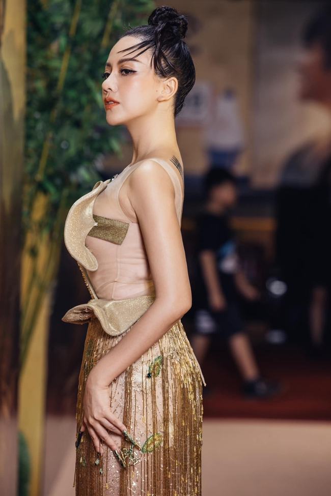 Nữ phụ phản diện gây ám ảnh nhất phim "Đất rừng phương Nam" giữ da căng mịn nhờ duy trì một thói quen - Ảnh 2.