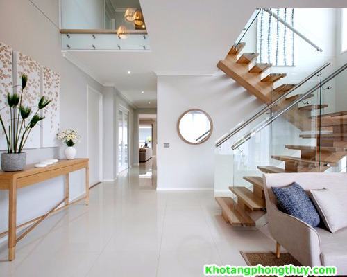 Nên chọn hướng đặt cầu thang sao cho hòa hợp với phong thủy