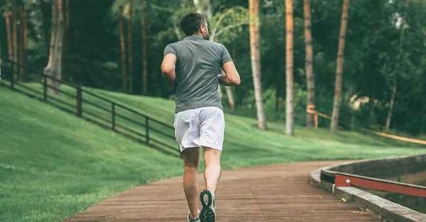 Chuyên gia tim mạch nổi tiếng: Đi bộ là “liều thuốc” kéo dài tuổi thọ nhưng nhiều người mắc phải 4 sai lầm “chí mạng”