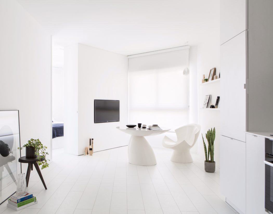 Sắp xếp đồ đạc hợp lí giúp tiết kiệm rất nhiều không gian cho phòng khách