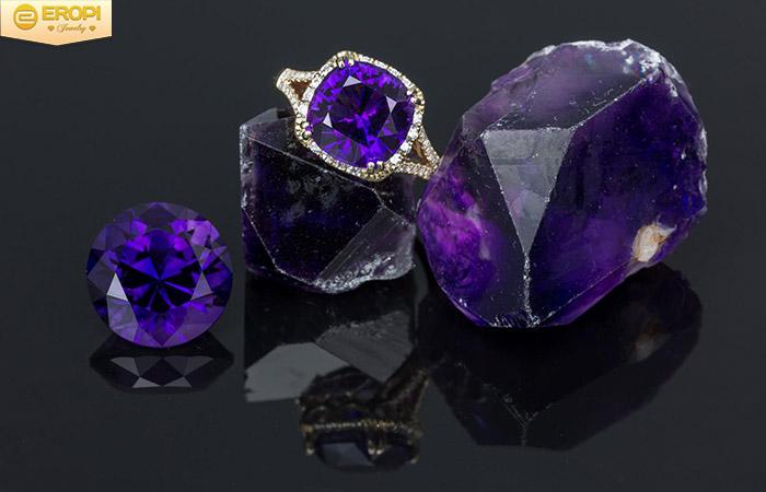 Người mệnh Kim hợp đeo đá gì