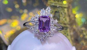 Ý nghĩa của thạch anh tím, tác dụng và yếu tố phong thủy của loại đá sinh tháng 2 này