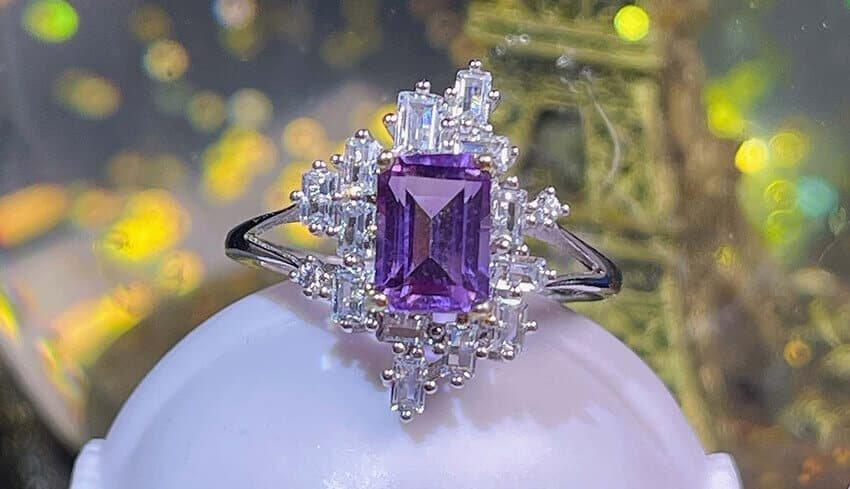Ý nghĩa của thạch anh tím, tác dụng và yếu tố phong thủy của loại đá sinh tháng 2 này