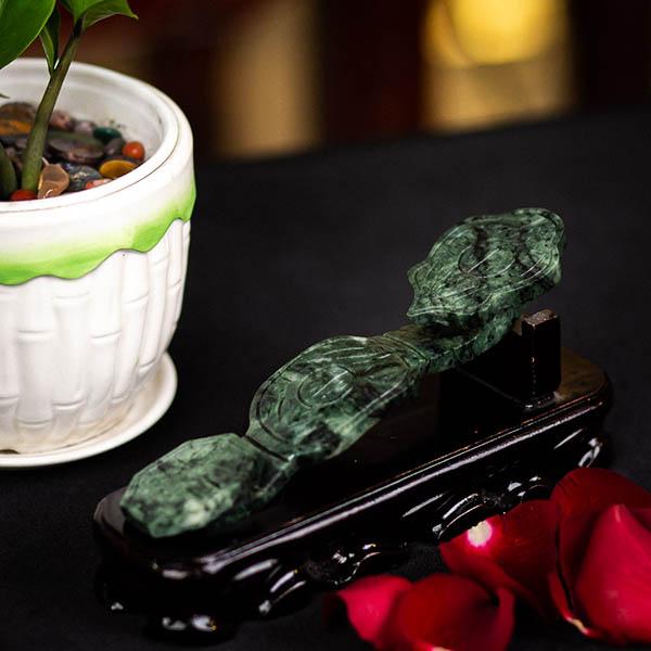 Gậy như ý phong thuỷ đá thạch anh - biểu tượng số 1 của tiền tài, quyền lực