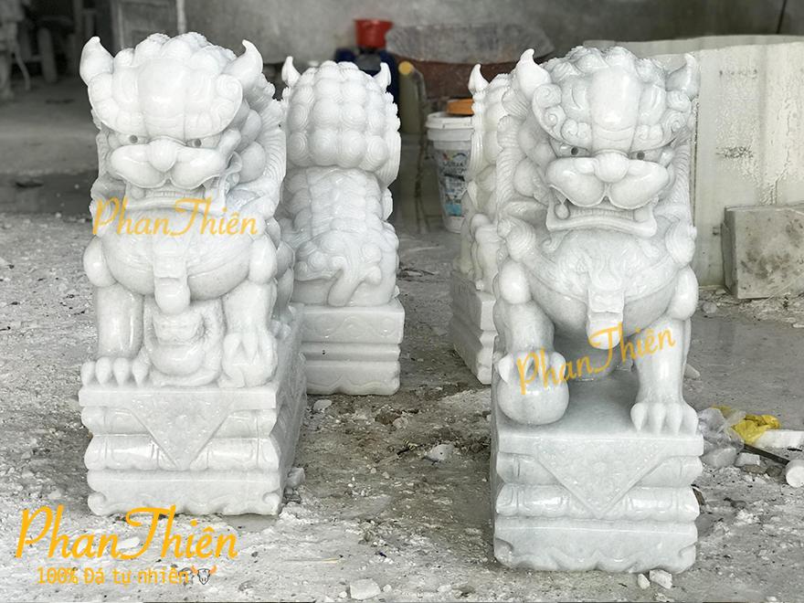 Cặp Kỳ Lân đá trắng trong