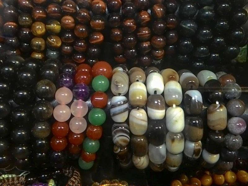 Địa chỉ mua sỉ vòng tay đá phong thủy