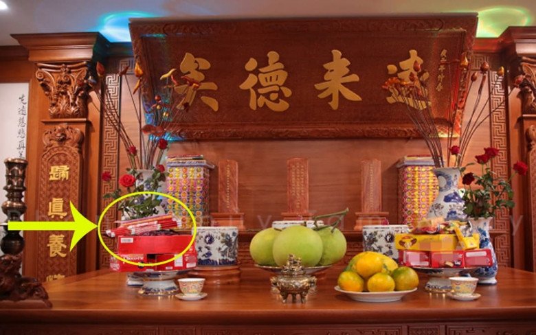 Tại sao không nên đặt tiền vàng mã trên bàn thờ?