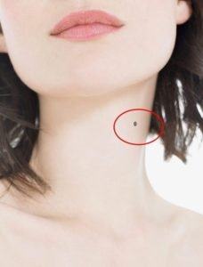 Phụ nữ có nốt ruồi ở 4 vị trí này dễ được gả vào hào môn, cuộc sống hạnh phúc viên mãn