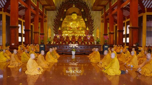Nếu trú xứ nào mà Tăng chúng định kỳ nửa tháng hòa hợp tụ hội để Bố-tát thì Tăng đoàn trú xứ ấy, xem như là hưng thịnh và được coi như có sự hiện diện của Đức Phật