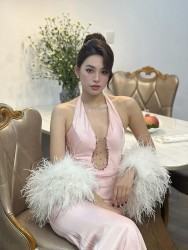 Hoa hậu Trần Tiểu Vy khoe khí chất ngút ngàn