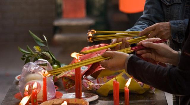Văn Khấn Xây Mộ Và Những Nghi Thức Làm Lễ Tạ Mộ Mới Xây Bạn Nên Biết