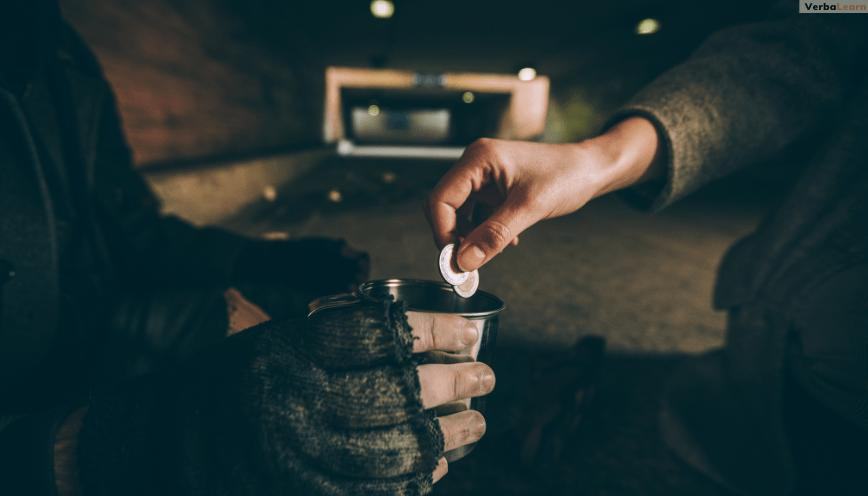 Mơ thấy có người cho tiền: Giải mã giấc mơ theo bối cảnh