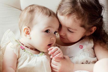 [Giải mã giấc mơ] Nằm mơ thấy em trai là điềm báo gì ? đánh con số mấy ?