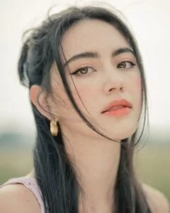 Nhìn mặt đoán tính cách phụ nữ: Giải mã 32 tướng mặt khác nhau