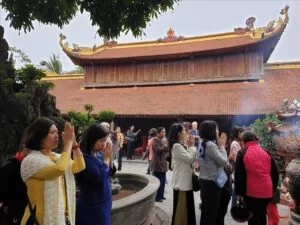 Tham khảo văn khấn mùng 1 Tết Quý Mão đầy đủ và chi tiết