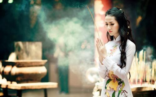 Văn khấn đền Bà Chúa Kho chuẩn phong tục để cả năm lộc tài rủng rỉnh