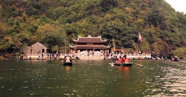 Kinh nghiệm đi lễ chùa Hương - Trọn bộ văn khấn chùa Hương chuẩn nhất