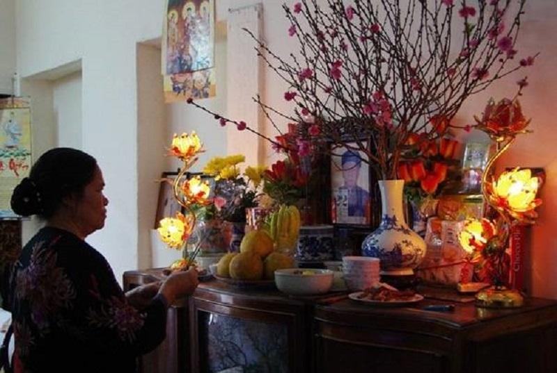 Văn Khấn Gia Tiên Ngày Rằm Hàng Tháng Linh Nghiệm Nhất