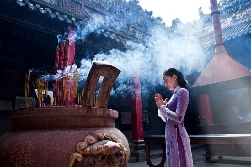 Cách khấn lễ khi đi chùa chuẩn nhất!