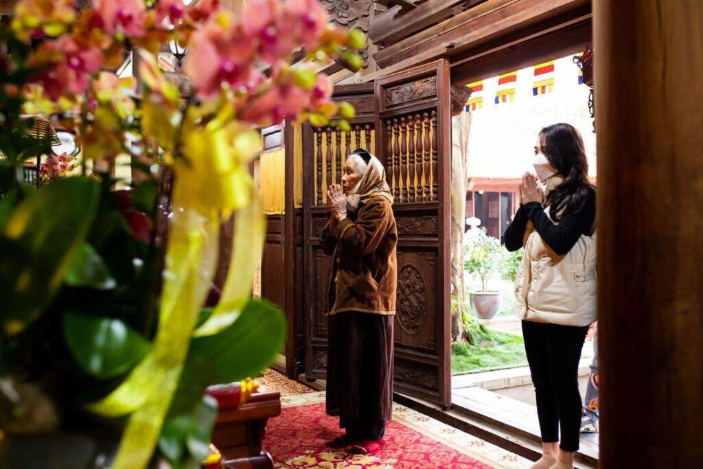 Đi lễ chùa đầu năm: cần chú ý những gì, văn khấn ngày tết đi chùa đầu năm 2024