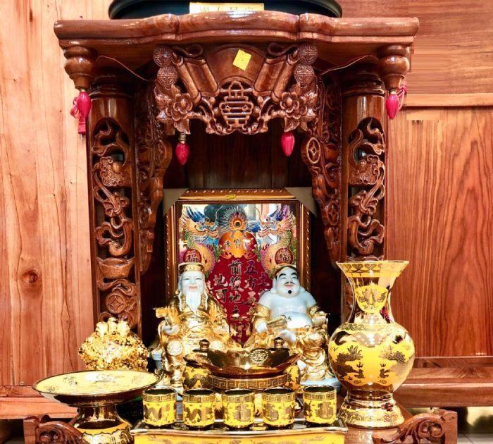 Lễ vật cúng Thần Tài Thổ Địa đầy đủ và tươm tất để thể hiện lòng thành tâm của gia chủ