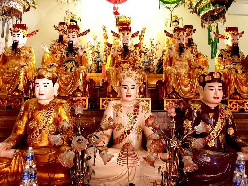 Văn khấn sám hối Tứ Phủ và cách dâng lễ khi đi Phủ