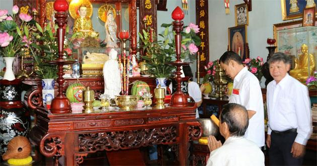 Bài văn khấn mùng 1 chuẩn