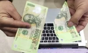 Mơ thấy tiền rách: Giải mã giấc mơ chi tiết và đánh con gì?
