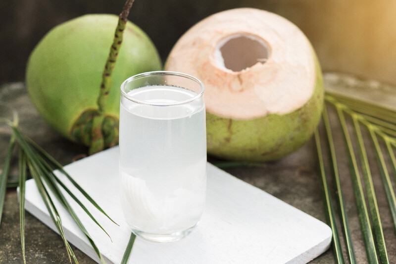 Giấc Mơ Uống Nước Dừa Có Điềm Báo Gì? Những Con Số May Mắn
