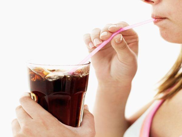 Nằm Mơ Uống Nước Ngọt Có Điểm Báo Gì? Giải Mã Ý Nghĩa Giấc Mơ