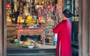 Văn khấn giao thừa trong nhà Giáp Thìn 2024: Tìm hiểu cách chuẩn nhất