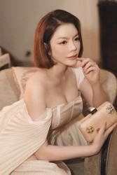 Diễn viên Lý Nhã Kỳ trẻ trung, cuốn hút với mái tóc ngắn