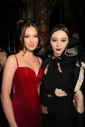 Á hậu Kim Duyên 'đọ sắc' diễn viên Phạm Băng Băng tại Tuần lễ thời trang Paris