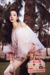 Thời trang đa phong cách của Hoa hậu Nguyễn Thúc Thùy Tiên