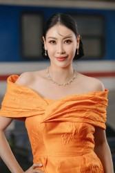 Hoa hậu Hà Kiều Anh trẻ trung, rạng ngời ở tuổi 48