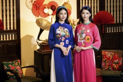 Hai Hoa hậu Việt gợi ý nhiều mẫu áo dài rực rỡ ngày Tết