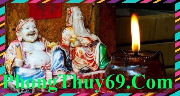 Bàn thờ Thần Tài trang nghiêm
