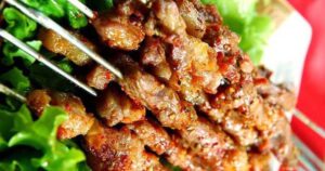 Người phụ nữ ăn đồ vỉa hè 10 năm mắc ung thư giai đoạn cuối