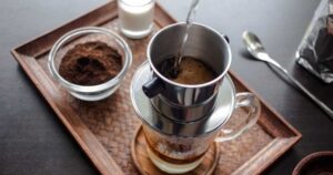 Uống cà phê đúng cách: Bảo vệ sức khỏe từ thói quen hàng ngày
