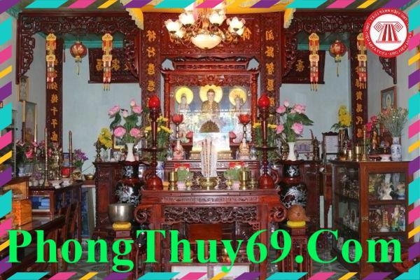 Bàn thờ gia tiên ngày Tết