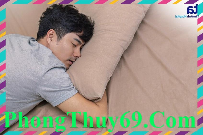 dấu hiệu đột quỵ trong lúc ngủ