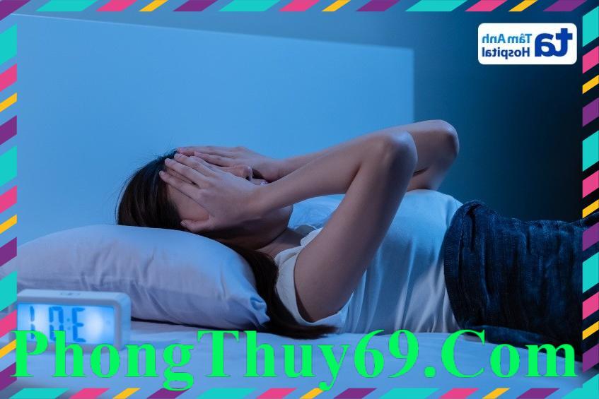 triệu chứng ngủ không sâu giấc