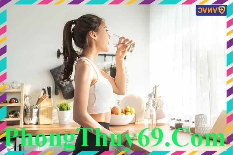 uống đủ nước duy trì sức khỏe