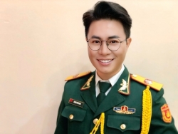 Sao Việt: MC Lê Anh tự hào khi mặc áo lính, Thanh Hương rạng rỡ trong tà áo dài