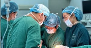 Tự phá thai ở tuần 26 , người phụ nữ phải cắt tử cung để giữ mạng sống