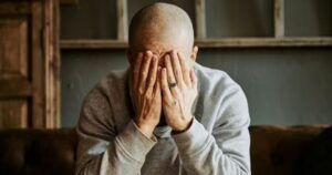 Ung thư ở người dưới 50 tuổi: 3 Yếu tố chính gây bùng nổ
