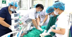 Người đàn ông Hà Nội co giật nghi do ăn tiết canh lòng lợn , cảnh báo sức khỏe