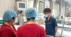 Cách phòng tránh sốc nhiệt và say nắng hiệu quả từ Bác sĩ Bệnh viện Bạch Mai