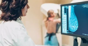 Cha mẹ cần cẩn trọng với vi khuẩn Mycoplasma pneumoniae gây viêm phổi ở trẻ